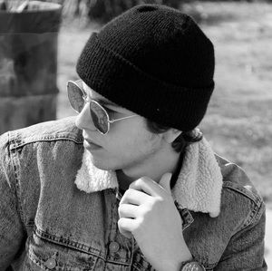 Meet your Posher, Jason